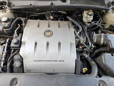 Used 2005 Cadillac De Ville DHS w/ Equipment Group image 22