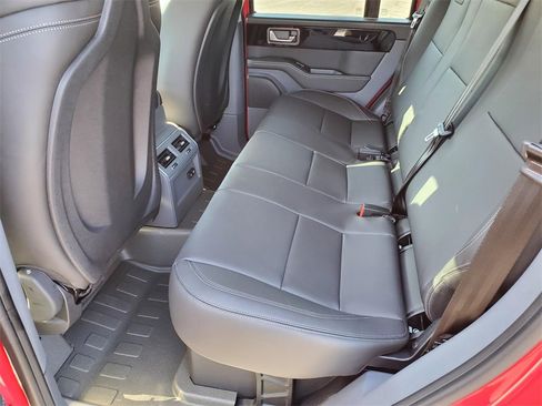 New 2025 INEOS Grenadier Fieldmaster Edition image 8