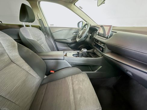 Used 2023 Nissan Rogue SV FWD image 28