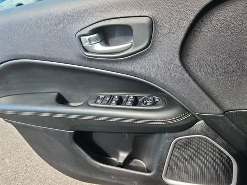 Used 2018 Jeep Compass Sport w/ Tech Group AWD/4WD image 8
