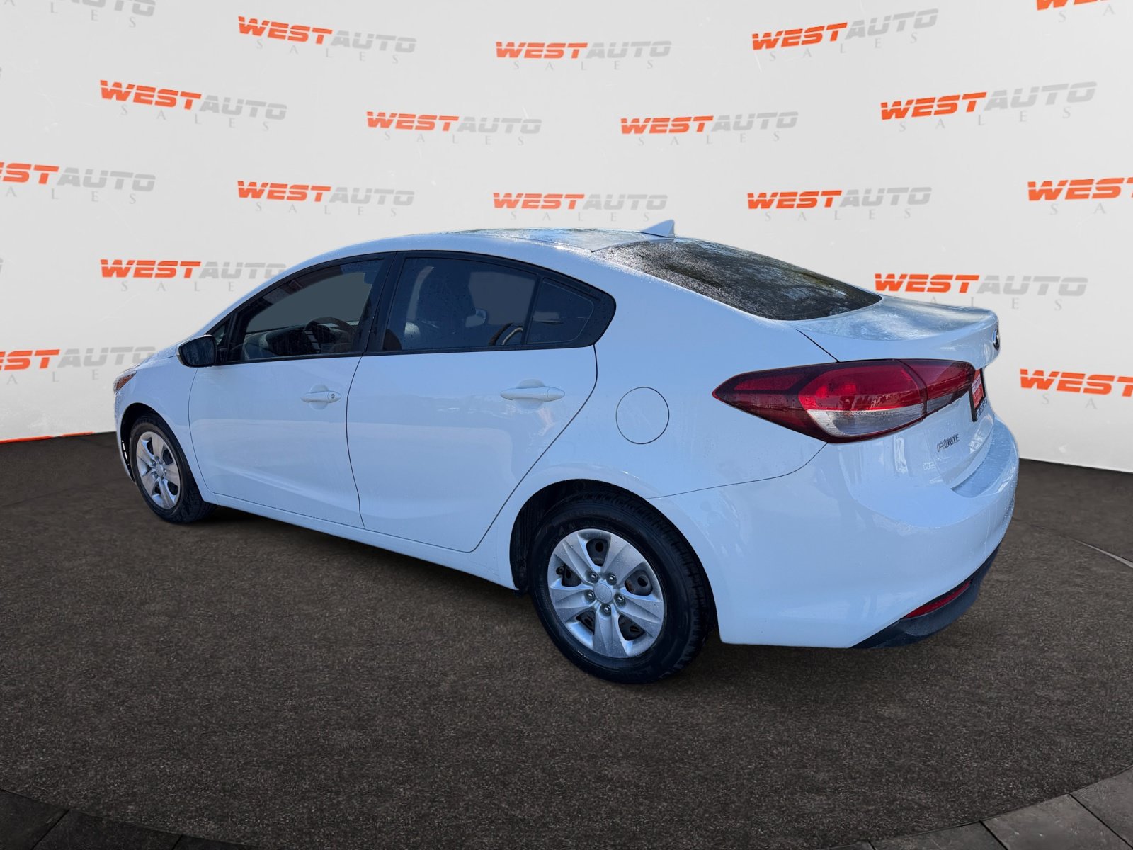 Used 2018 Kia Forte LX FWD image 3