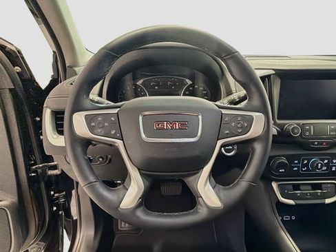 Used 2024 GMC Terrain SLT FWD image 10