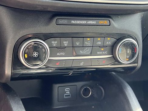 Certified 2022 Ford Escape SE w/ Cold Weather Package AWD/4WD image 22