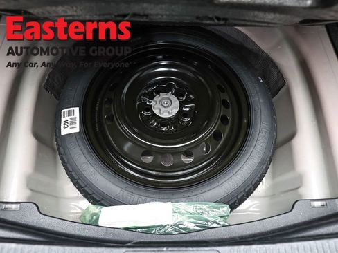 Used 2025 Toyota Camry SE FWD image 20