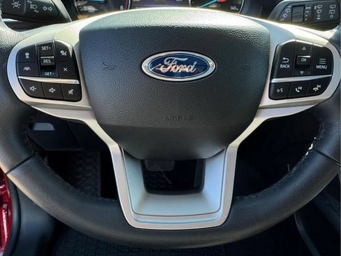 Used 2023 Ford Explorer XLT w/ Equipment Group 202A AWD/4WD image 29