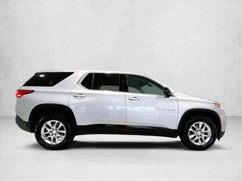 Used 2021 Chevrolet Traverse LS FWD image 5