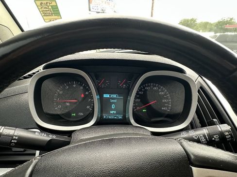 Used 2017 Chevrolet Equinox LT w/ Driver Confidence Package II AWD/4WD image 16
