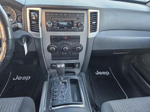 Used 2008 Jeep Grand Cherokee Laredo w/ Sun/Sound Group image 6