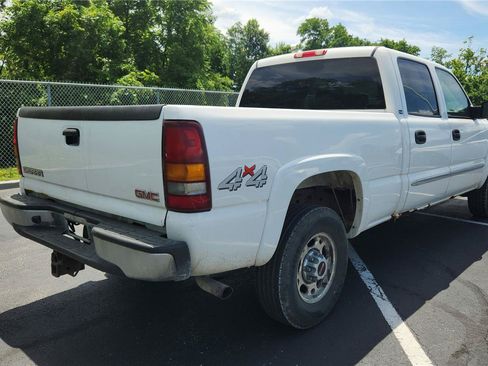 Used 2003 GMC Sierra 1500 SLE w/ Skid Plate Package AWD/4WD image 2