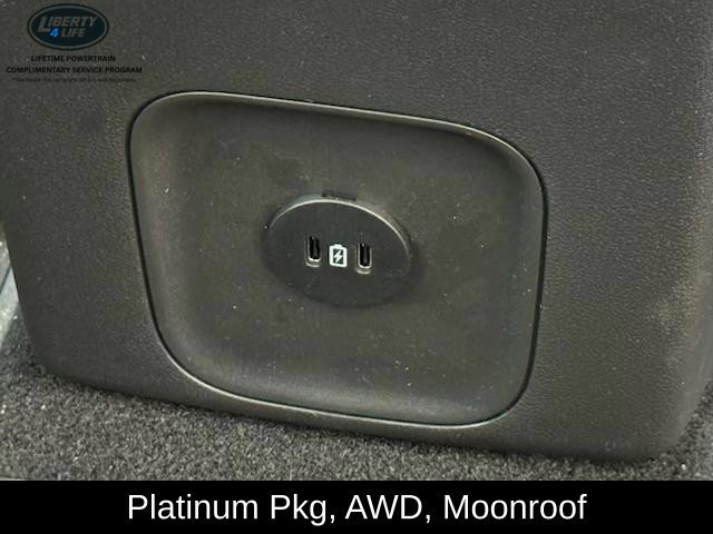 Used 2025 Ford Escape Platinum w/ Premium Technology Package AWD/4WD image 17