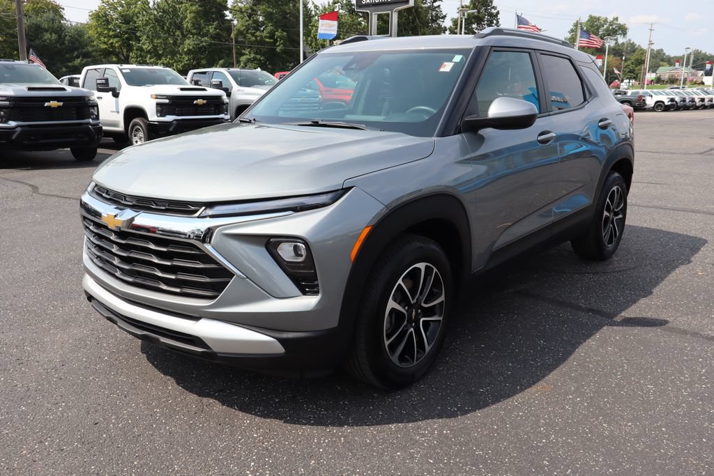 Used 2025 Chevrolet TrailBlazer LT w/ LT Cold Weather Package FWD image 27