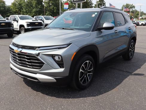 Used 2025 Chevrolet TrailBlazer LT w/ LT Cold Weather Package FWD image 27