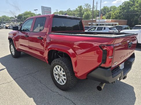 Used 2025 Toyota Tacoma SR AWD/4WD image 2