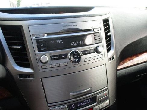 Used 2011 Subaru Outback 2.5i Limited AWD/4WD image 19
