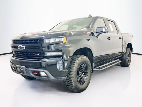 Used 2020 Chevrolet Silverado 1500 LT Trail Boss image 3