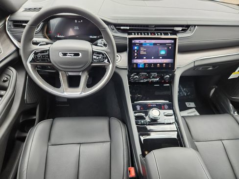 New 2025 Jeep Grand Cherokee Overland w/ Luxury Tech Group IV image 10