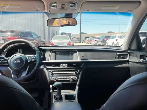 Used 2020 Kia Optima SE FWD image 2