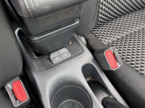 Used 2022 Nissan Versa S FWD image 23