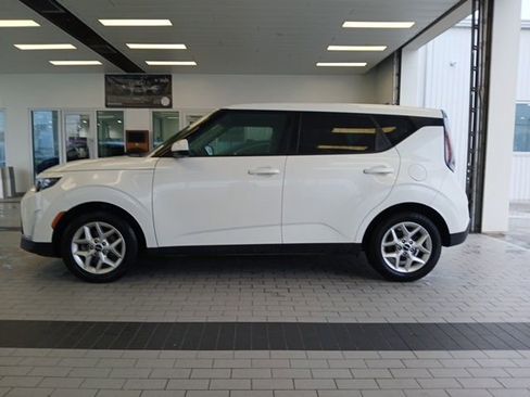 Used 2024 Kia Soul LX w/ Option Group 015 FWD image 6