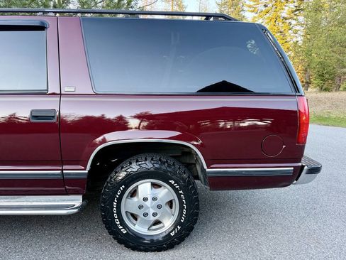 Used 1994 Chevrolet Suburban 4WD image 98