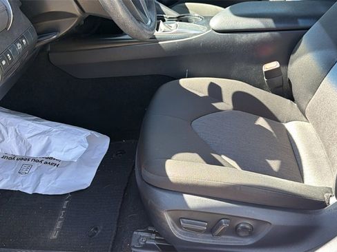 Used 2018 Toyota Camry LE image 9