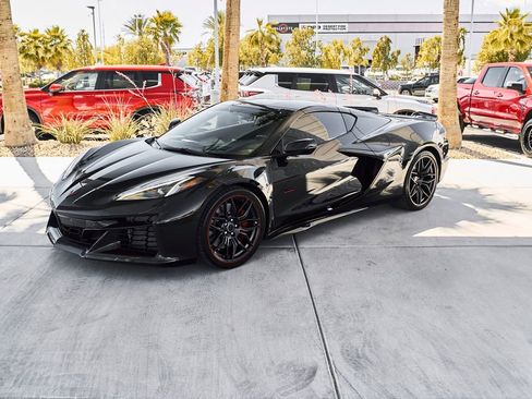 Used 2023 Chevrolet Corvette Z06 RWD image 5