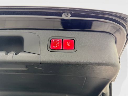 Used 2022 Mercedes-Benz GLC 300 w/ AMG Line image 78