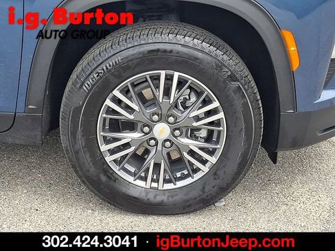 Used 2026 Chevrolet Traverse LT AWD/4WD image 8
