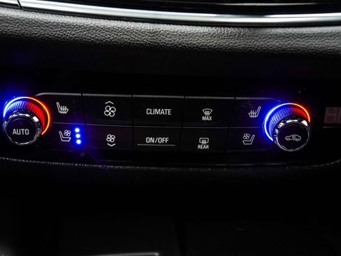 Used 2023 Buick Enclave Avenir w/ Avenir Technology Package AWD/4WD image 22