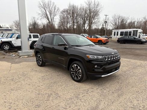 Used 2022 Jeep Compass Limited AWD/4WD image 3