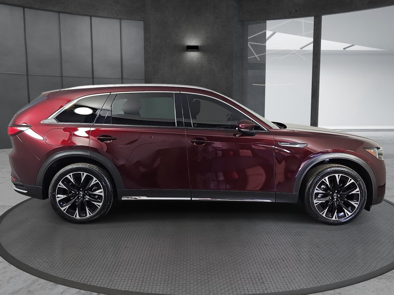 Used 2025 MAZDA CX-90 Plug-In Hybrid w/ Premium Plus AWD/4WD image 4