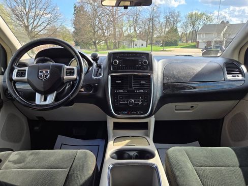 Used 2012 Dodge Grand Caravan Crew image 32