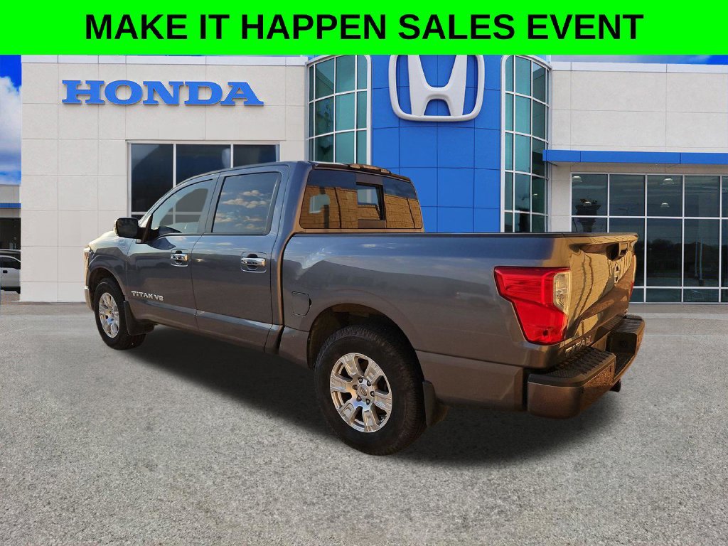 Used 2019 Nissan Titan SV w/ SV Convenience Package RWD image 16