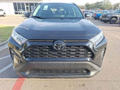 Used 2021 Toyota RAV4 XLE image 9