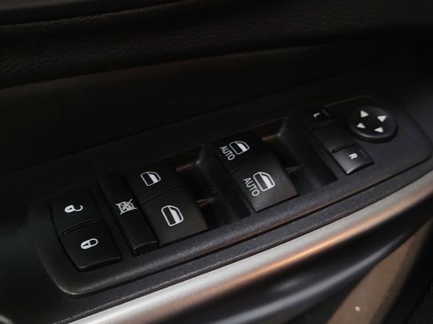 Used 2019 Jeep Cherokee Limited AWD/4WD image 27