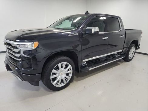 Used 2023 Chevrolet Silverado 1500 High Country w/ High Country Premium Package AWD/4WD image 9