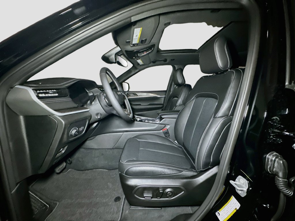 New 2027 Jeep Grand Cherokee Limited AWD/4WD image 14
