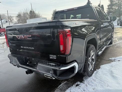 Used 2022 GMC Sierra 1500 SLT w/ SLT Premium Plus Package image 4