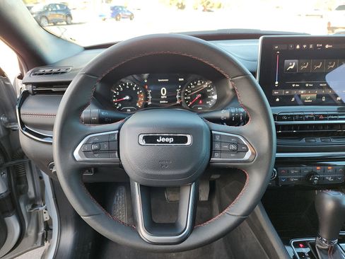 Used 2024 Jeep Compass Trailhawk image 16