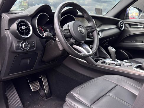 Used 2022 Alfa Romeo Stelvio Ti image 16