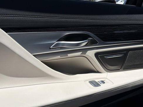 Used 2022 BMW 740i w/ M Sport Package RWD image 19