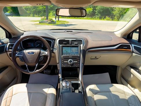 Used 2017 Ford Fusion Platinum AWD/4WD image 25