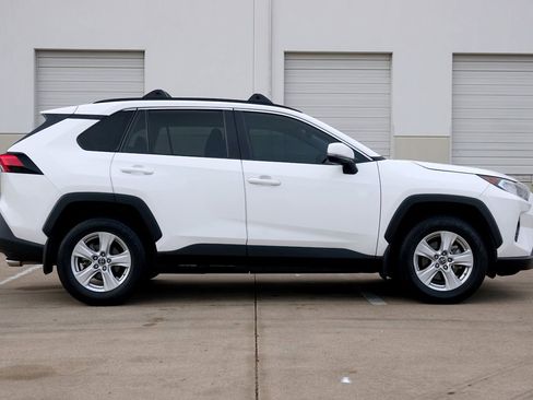 Used 2019 Toyota RAV4 XLE image 13