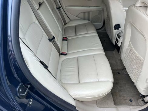 Used 2012 Volvo XC70 3.2 AWD/4WD image 32