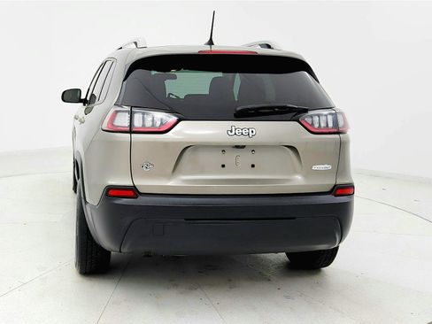 Used 2020 Jeep Cherokee Latitude FWD image 4