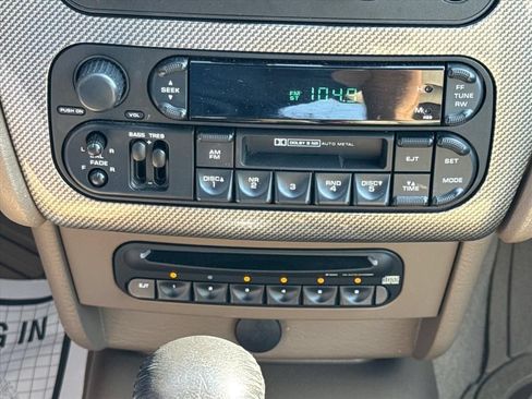 Used 2004 Chrysler Sebring LXi FWD image 23
