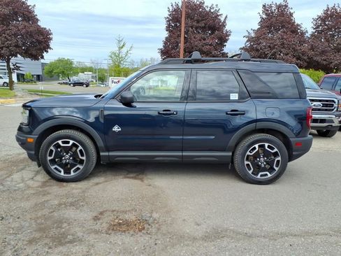 Used 2021 Ford Bronco Sport Outer Banks w/ Outer Banks Package AWD/4WD image 2
