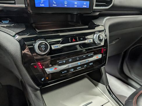 Used 2023 Ford Explorer ST-Line w/ Class IV Trailer Tow Package image 25