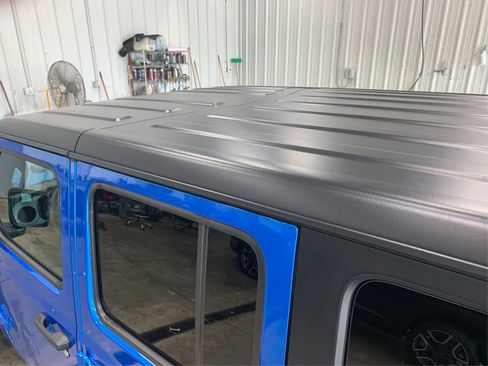 Used 2025 Jeep Wrangler Sport S image 11