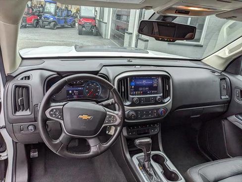 Used 2019 Chevrolet Colorado ZR2 w/ ZR2 Dusk Special Edition image 12